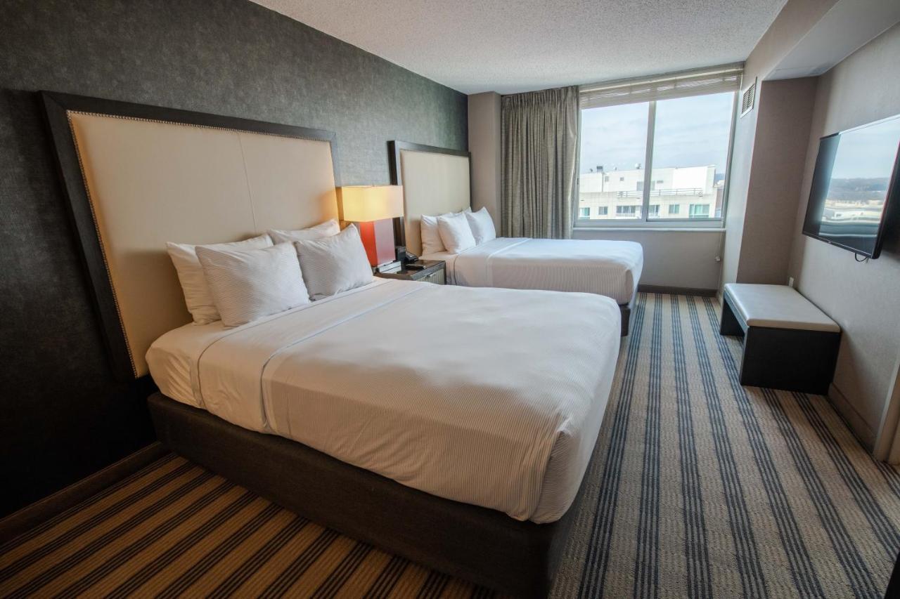 2500 Penn, A Placemakr Experience Washington